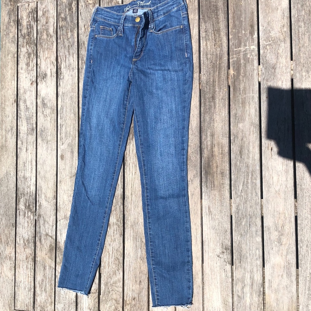 Universal Thread High Rise Skinny Jeans w/elastane - Picture 2 of 11